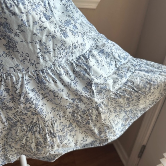 🎉2xHost Pick🎉 Florence by Mills Floral Blue and White Top - Picture 5 of 12